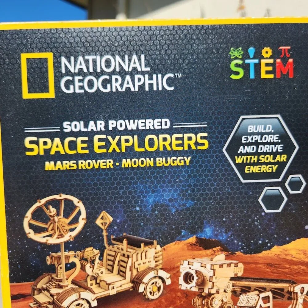 NEW NATIONAL GEOGRAPHIC Solar Model Kit Wooden 3D Puzzle Models NASA Space Explo